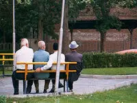 بازنشستگان بخوانند حتما | مشکلات «بازنشستگی» در ایران و بحران صندوق‌های بیمه‌ای