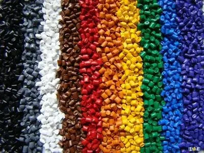 عرضه 98 هزار تن مواد پلیمری و شیمیایی در تالار نقره ای