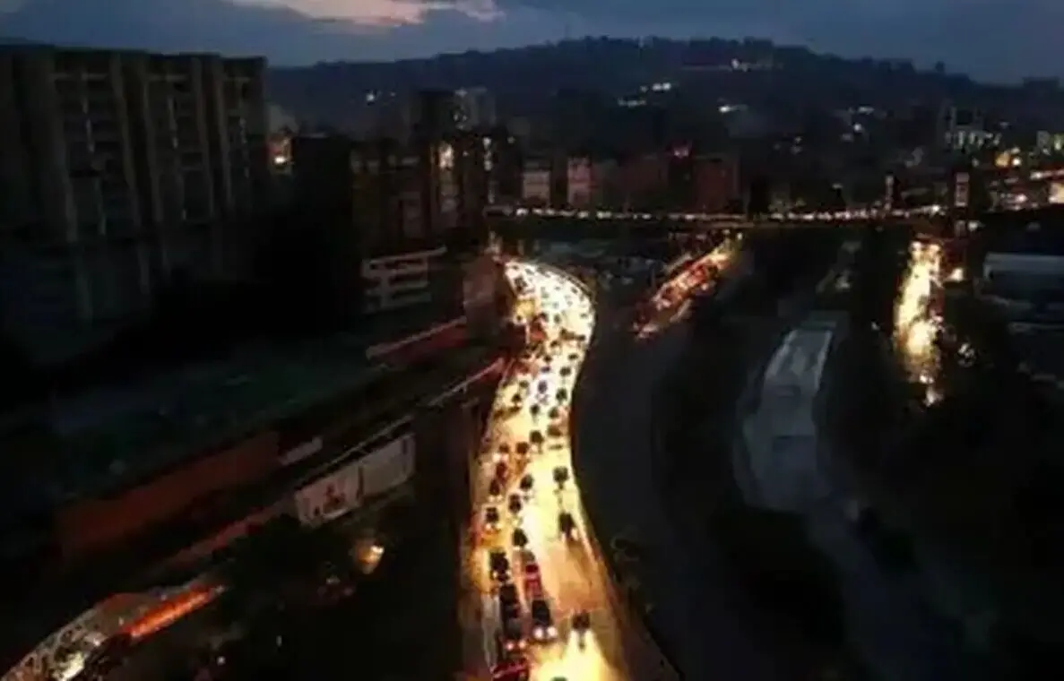 احتمال قطعی برق سراسری ایران در اثر حمله آمریکا و اسرائیل وجود دارد؟