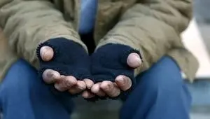 این گدا چند خانه و چند خودرو دارد! | او خیلی ثروتمند است