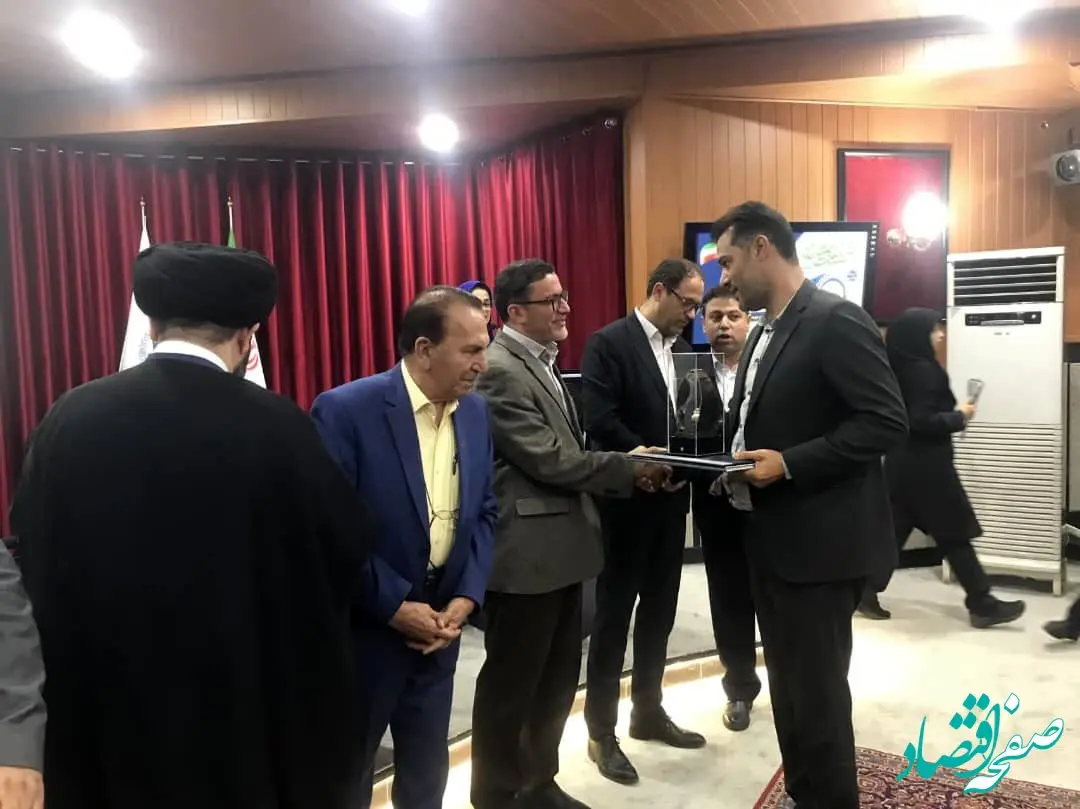 مجتمع معدنی انگوران به عنوان واحد برتر صنعت و معدن استان زنجان معرفی شد