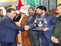 تقدیر از مدیر روابط عمومی مس سونگون در مراسم تجلیل از عوامل یادواره شهید حیدری