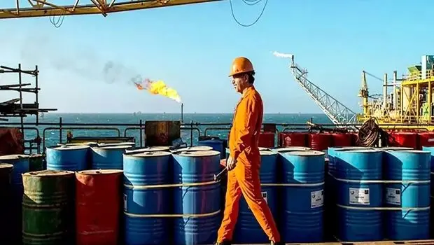 سقوط تولید نفت ایران؛ زنگ هشدار برای بازار انرژی و بودجه ۱۴۰۵