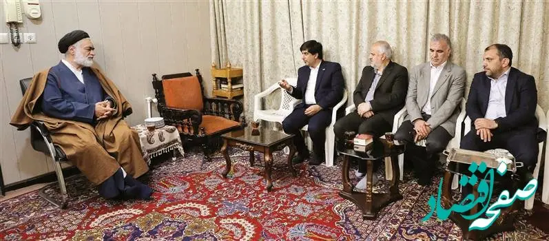 بخش اعظمی از سرمایه فولاد مبارکه به توسعه خود این صنعت اختصاص یابد