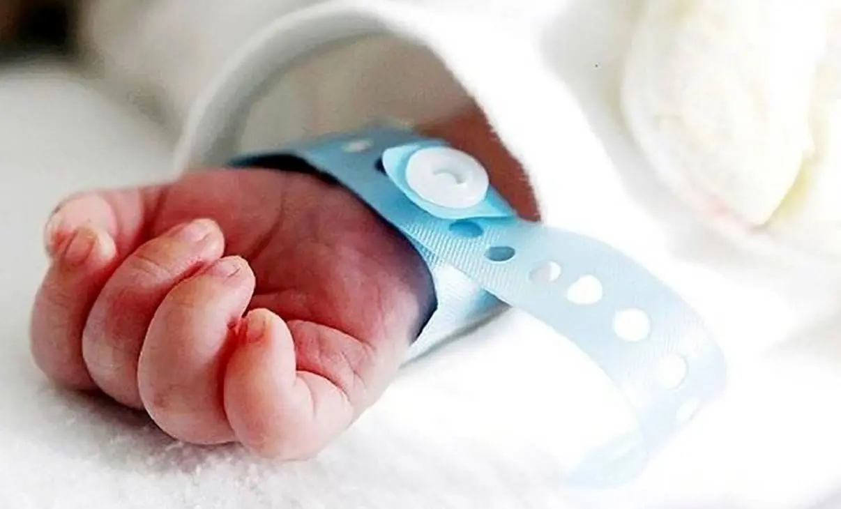 اعتراض کارکنان بیمارستان کودکان مفید به حقوقشان نوزاد بی نوا را به کام مرگ فرو برد + جزئیات 