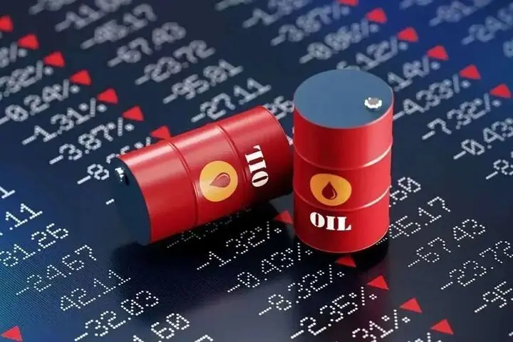 سقوط قیمت نفت به زیر ۱۰۰ دلار با فروکش کردن وحشت ژئوپلیتیک