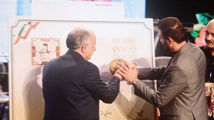 رونمایی از تمبر روز دفاتر اسناد رسمی توسط وزیر دادگستری