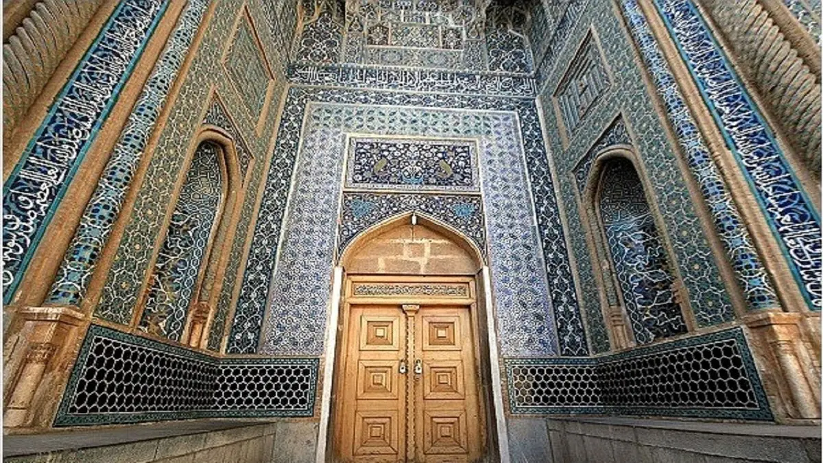 ماجرای حاجت خواهی با توسل به درب هفت مسجد در اول ماه ربیع الاول چیست؟