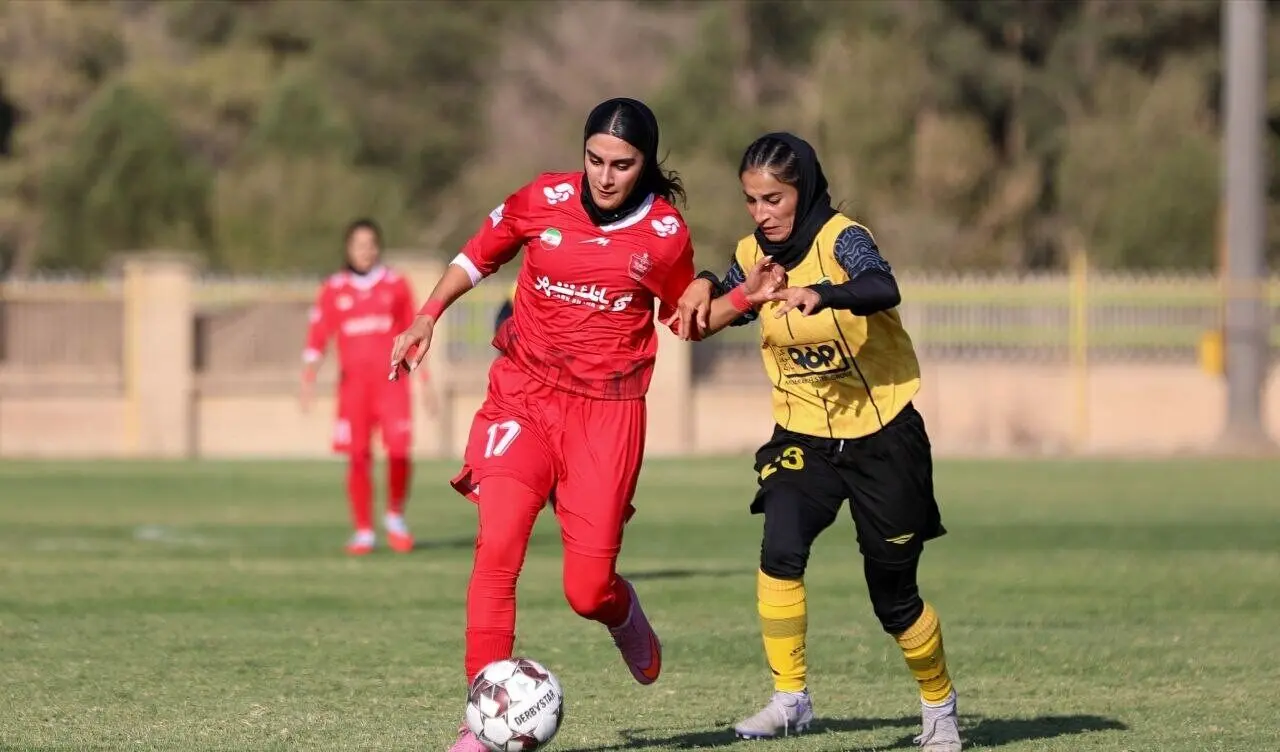 غوغای پرسپولیس در نقل و انتقالات فوتبال زنان امروز دوشنبه ۵ مرداد ۱۴۰۵ 