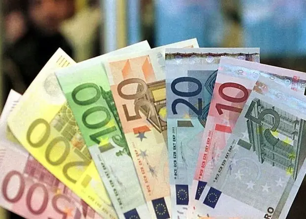 قیمت ارز امروز دوشنبه ۲۶ خرداد ماه ۱۴۰۴ / دلار چقدر شد؟ 