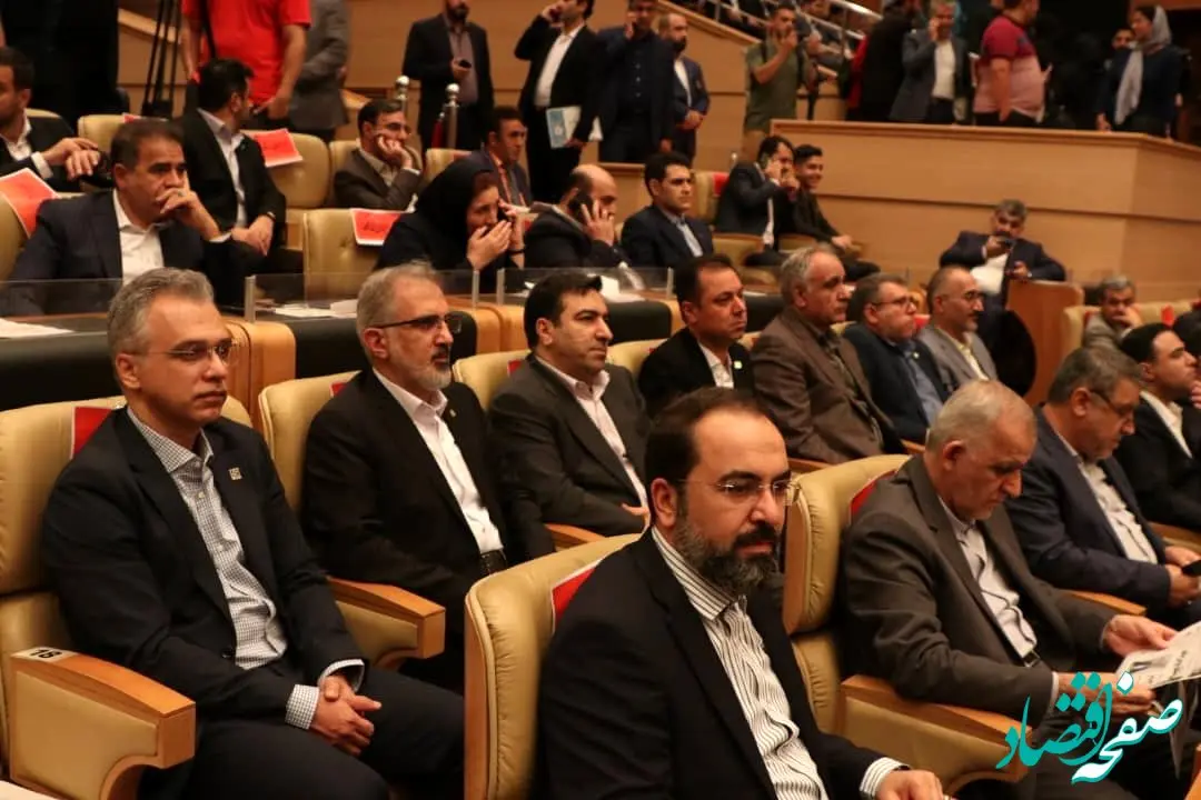 حضور مدیرعامل و اعضای هیات مدیره بانک صنعت و معدن در دهمین نمایشگاه بین‌المللی بورس، بانک و بیمه و بازدید از غرفه های مختلف