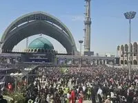 حماسه حضور در مصلای تهران؛ آخرین وداع ملت با رهبر شهید انقلاب + فیلم اختصاصی