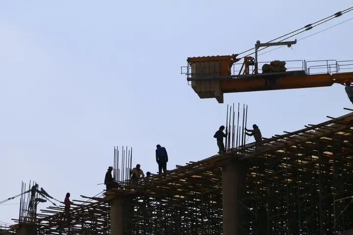 توسعه پوشش بیمه‌اجتماعی به کارگران ساختمانی و رانندگان پس از پیروزی انقلاب اسلامی