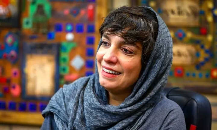 حاضر جوابی الیکا عبدالرزاقی در مقابل سوال خصوصی مهران مدیری/ ویدئو