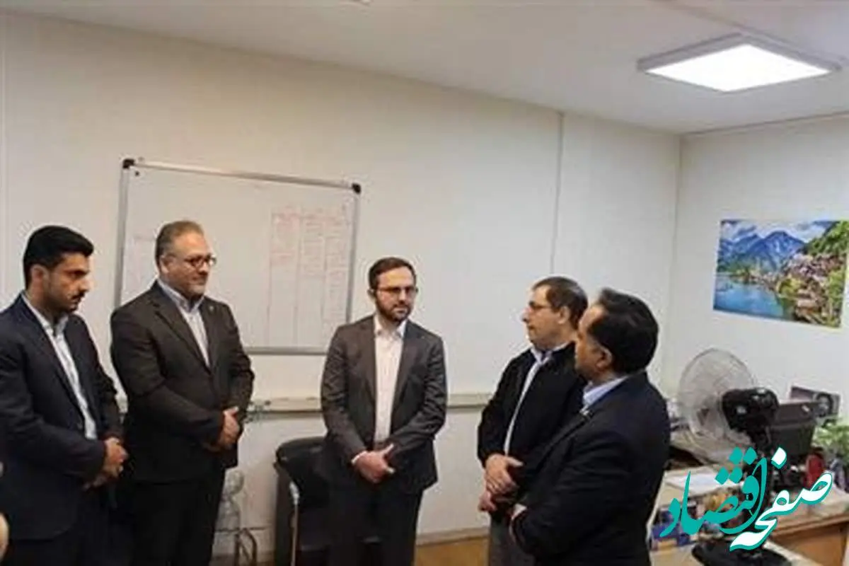 بازدید میدانی مدیرعامل بانک کشاورزی از مدیریت منطقه 2 تهران/حمایت ویژه از بخش های تولیدی در شرایط کنونی