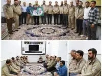 دکتر گل محمدی به همراه معاونین و مدیران مجتمع سنگ آهن سنگان به دیدار خانواده شهید کارگزار رفت