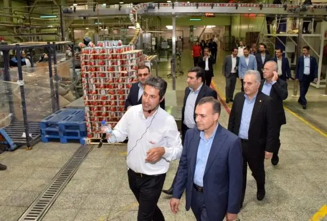 بازدید اعضای هیات مدیره بانک صنعت و معدن از گروه صنعتی طبیعت ماکان