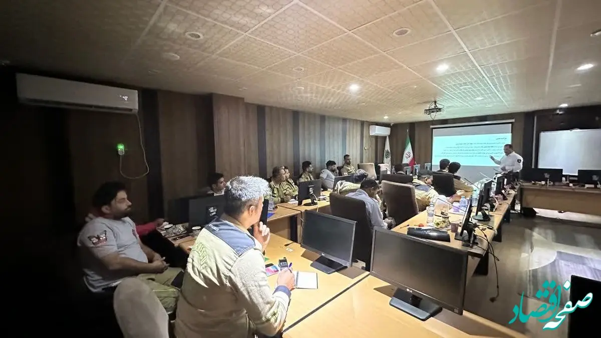 برگزاری دوره های تخصصی به منظور ارتقای تخصص و توانمندی کارکنان آتش‌نشانی منطقه آزاد قشم