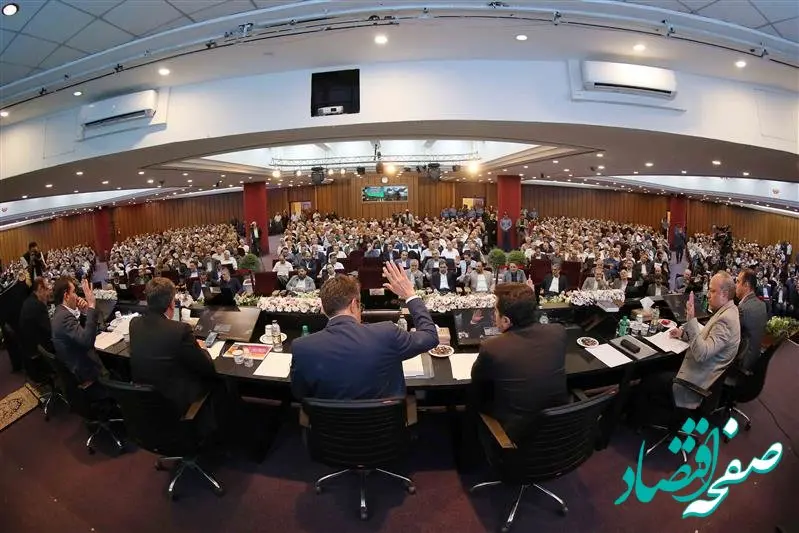 بازیابی تدریجی اعتماد و احیای نقش مردم در اقتصاد ملی