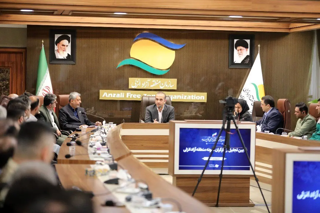 افتخار می‌کنیم که در خدمت کارگران و کارمندان زحمت‌کش هستیم