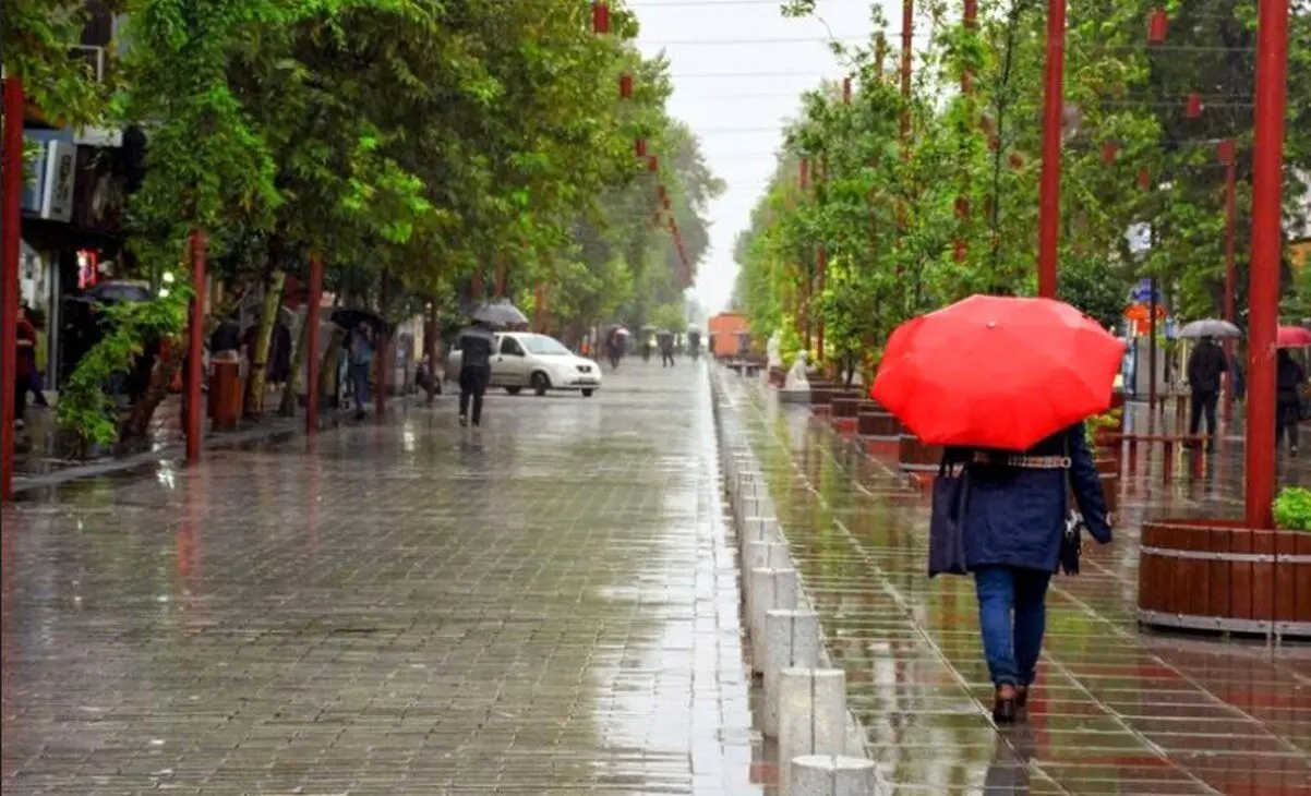 بارش سیل آسا باران جاده ها را در گلستان  مسدود کرد / 5 روستا در محاصره سیل 
