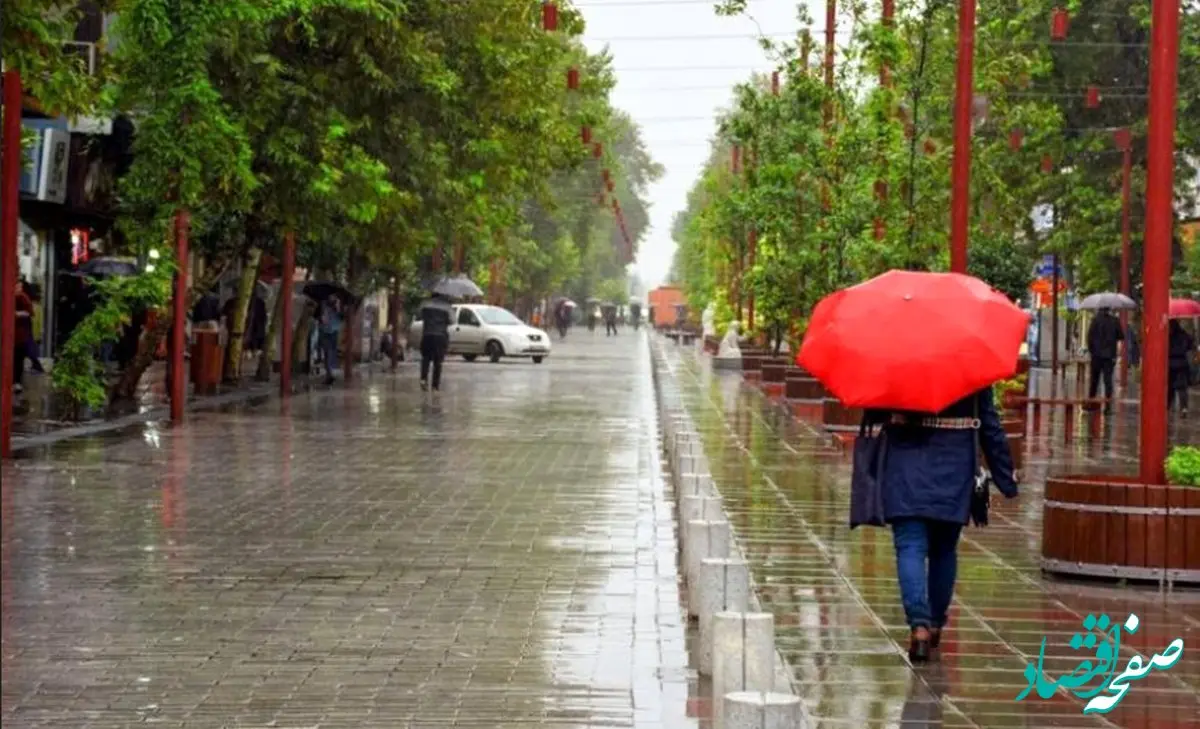 بارش سیل آسا باران جاده ها را در گلستان  مسدود کرد / 5 روستا در محاصره سیل 
