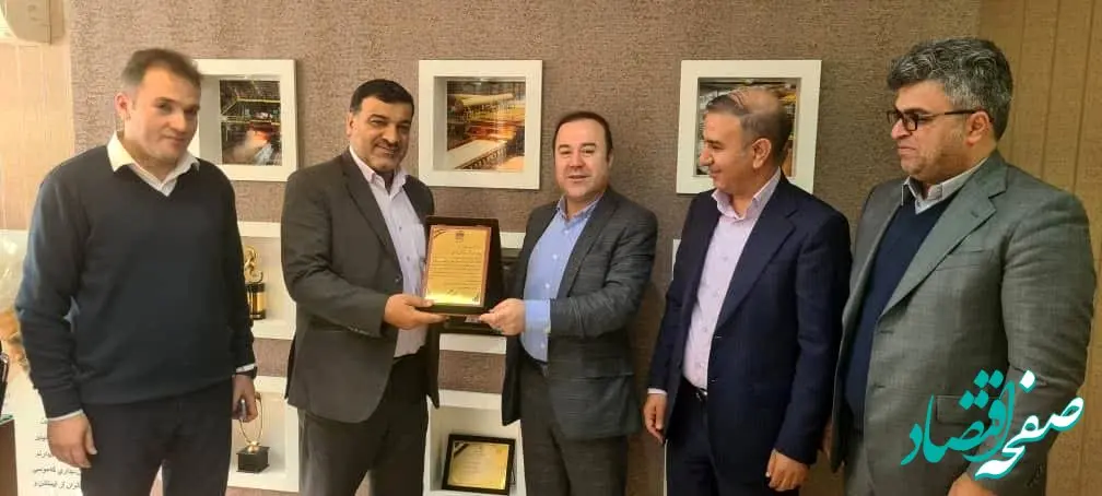 نشست مشترک مدیران‌ عامل شرکت فولاد اکسین خوزستان و مدیرعامل شرکت فولاد هرمزگان برای تولید محصولات نوین و ایجاد تفاهم نامه های همکاری