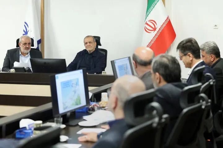 پزشکیان در وزارت نیرو: آب و انرژی مسئله امنیت ملی است