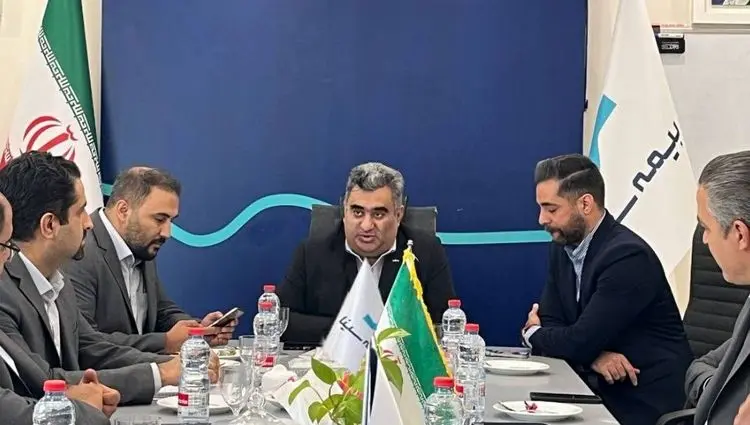 حضور سرپرست بیمه سینا در شعبه اصفهان