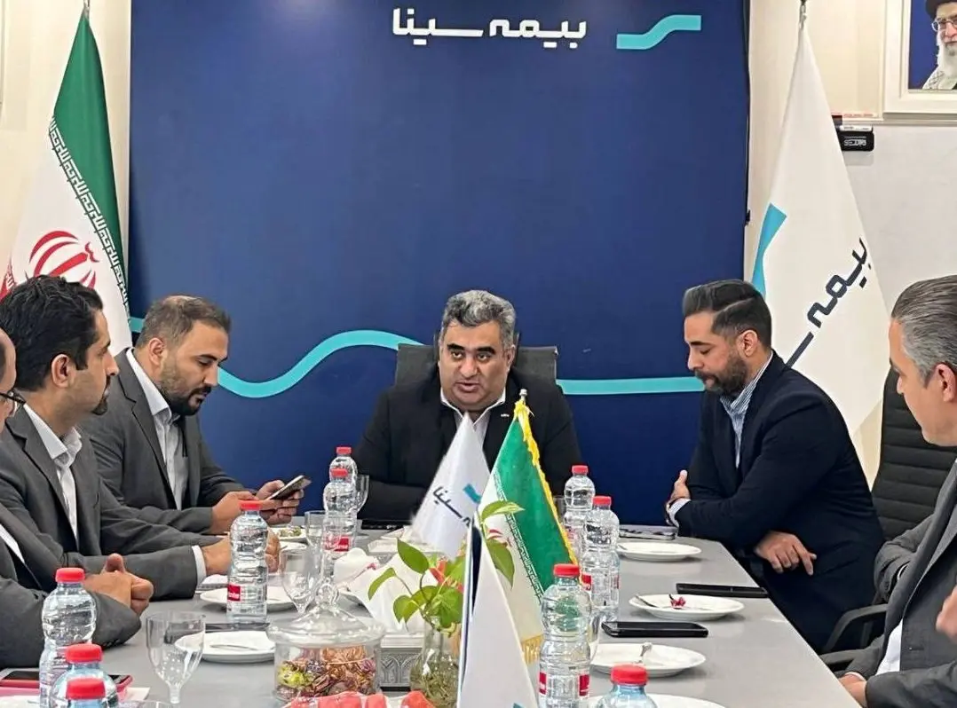 حضور سرپرست بیمه سینا در شعبه اصفهان