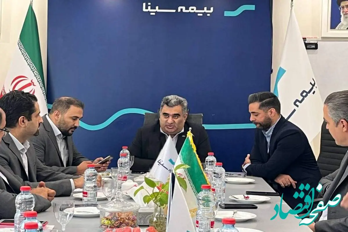 حضور سرپرست بیمه سینا در شعبه اصفهان