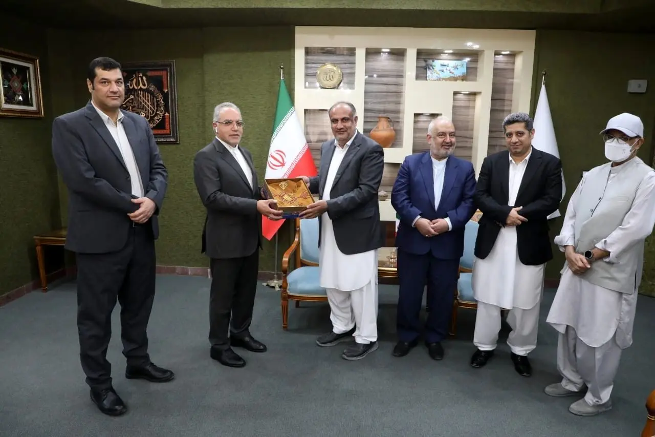 آیین تودیع و معارفه روسای سابق و جدید دفتر نمایندگی وزارت امورخارجه برگزار شد