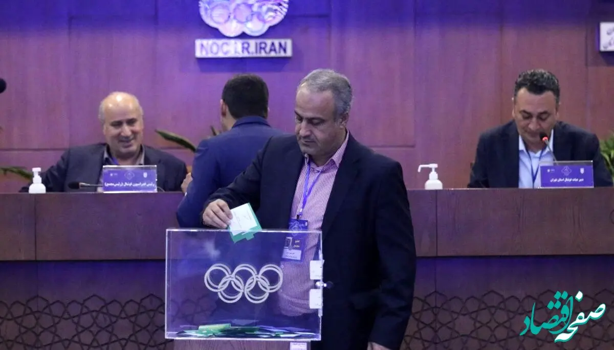 اتهام جنجالی عضو هیئت مدیره پرسپولیس به فدراسیون / سازمان لیگ مهندسی می کند که یک تیم 
صدرنشین شود !