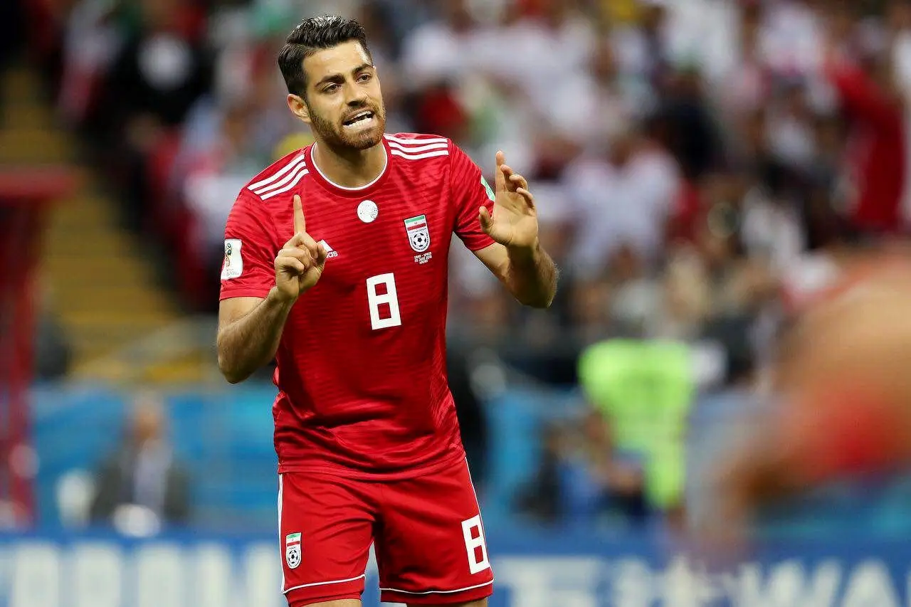 پرسپولیس | احتمال نیمکت‌ نشینی مدافع ملی‌ پوش پرسپولیس در اهواز
