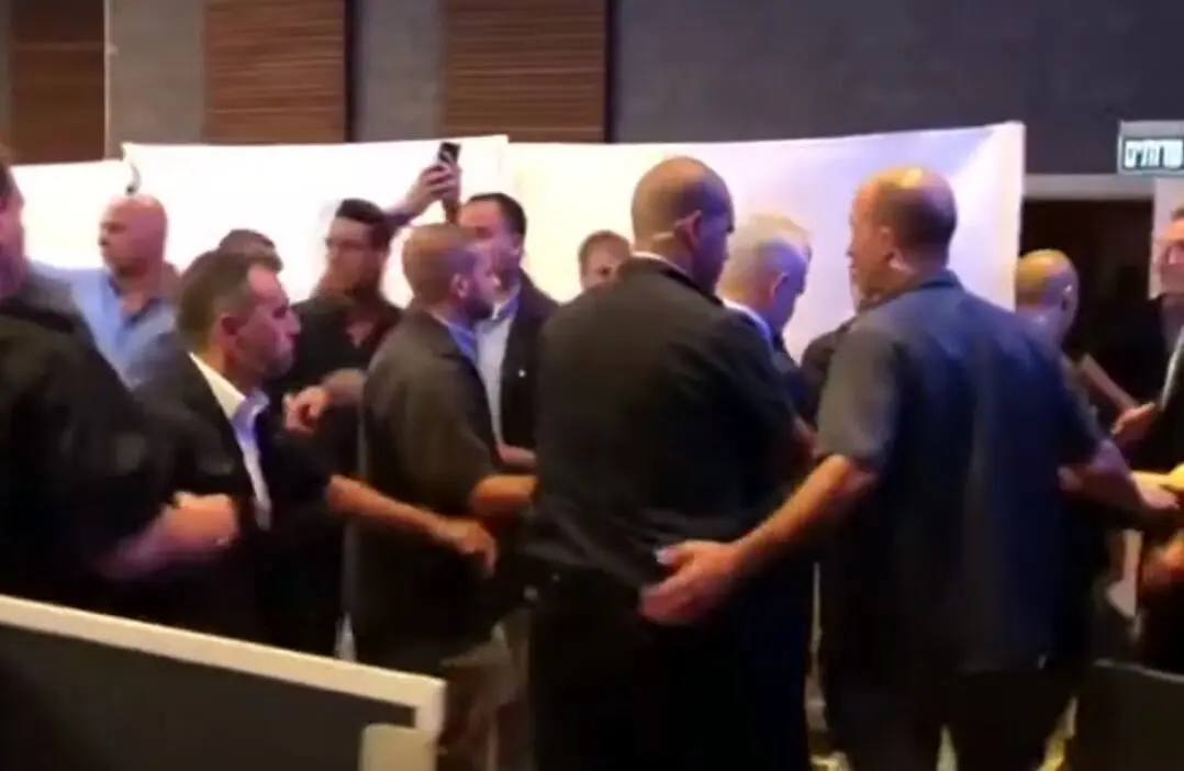 علت قطع کنفرانس خبری نتانیاهو چه بود؟ 