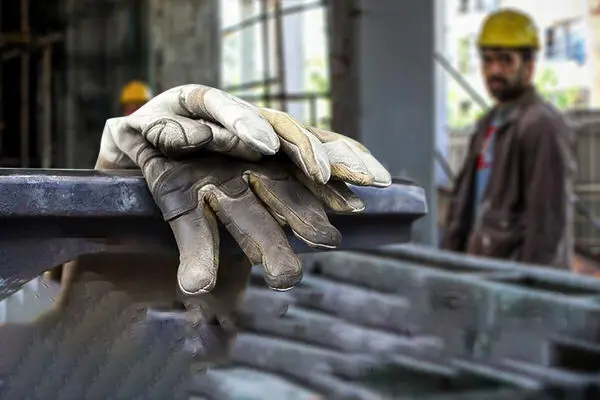 ثابت ماندن مزد، ظلم به کارگر است / ترمیم دستمزدآنها باید از مهرماه اجرا شود