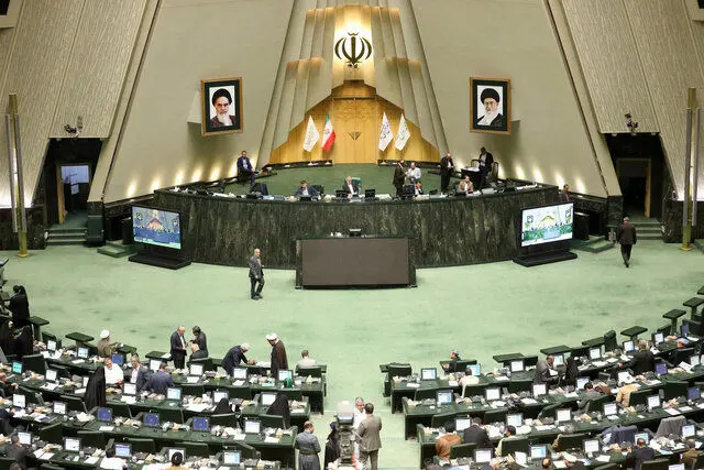  ابلاغ قانون پرداخت فوق‌ العاده خاص کارکنان دولت؛ امروز ۱۲ خرداد ۱۴۰۴ | مشمولین قانون پرداخت فوق العاده خاص کارکنان دولت چه کسانی هستند؟ + نحوه پرداخت فوق العاده خاص