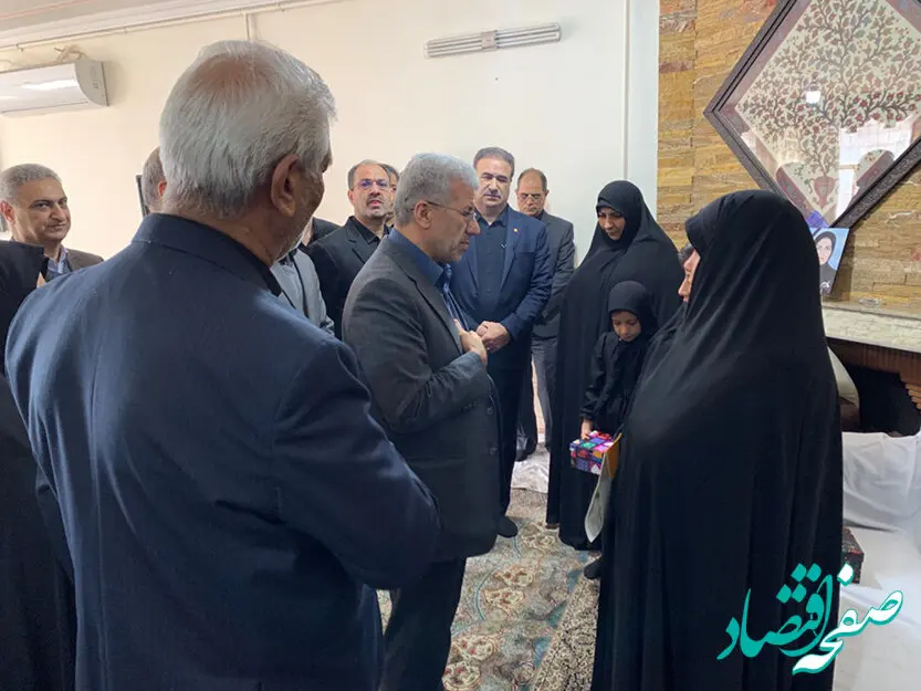 دیدار مدیران ارشد بانک ملی ایران با خانواده شهید حادثه تروریستی استان کرمان