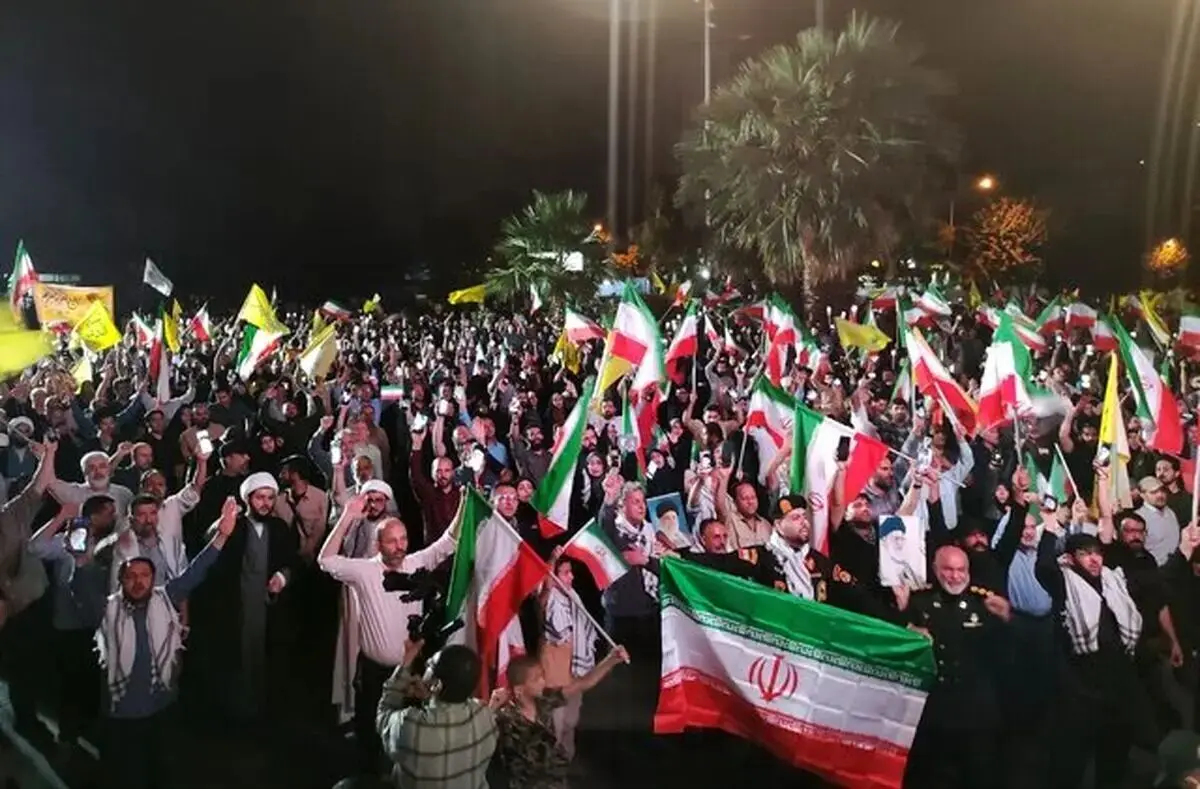 تجمع مردم تهران در پی تهدیدات دونالد ترامپ علیه رهبر انقلاب