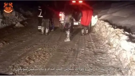 نجات ۶ فرد گرفتار در برف و کولاک ورزقان