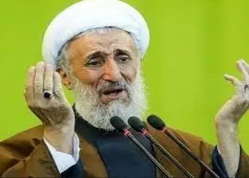 به کشف حجاب دختران و زنان / پدر و مادرشان جلوی اینها که خود را در معرض هوس‌بازان می‌گذارند، بگیرند
