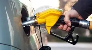 چرا تراز بنزین ایران منفی شده است؟