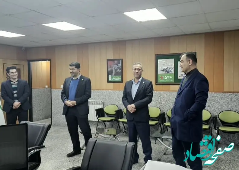 مدیرعامل بیمه البرز در بازدید سرزده از شعبه شهرکرد: رضایت مشتریان مؤثرترین تبلیغ است