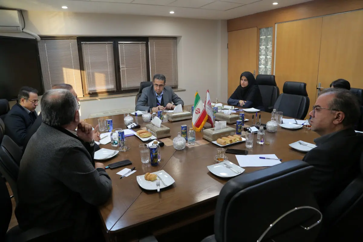 همکاری ایمیدرو و وزارت علوم با هدف رفع نیازهای فناورانه معدن و صنایع معدنی بهره گیری از نخبگان داخلی برای ایجاد انگیزه و تحقق اهداف توسعه ای