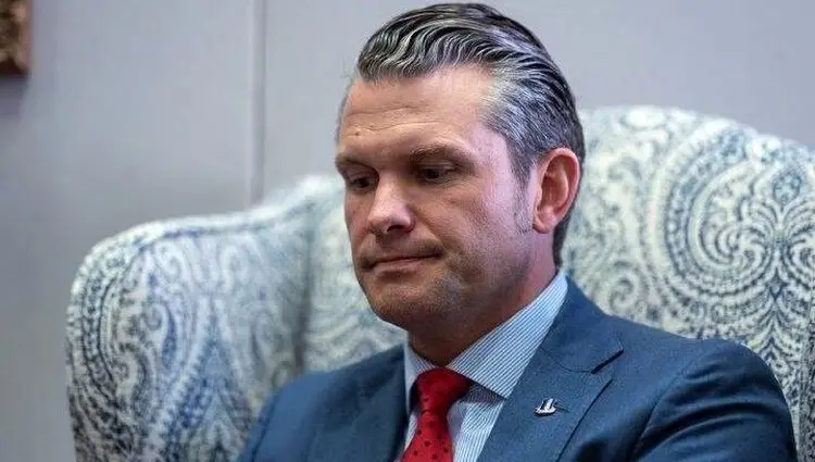 طرح استیضاح وزیر جنگ آمریکا کلید خورد؟ 