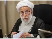 تصویری خاص از آیت الله جنتی در مراسم ترحیم همسرش  