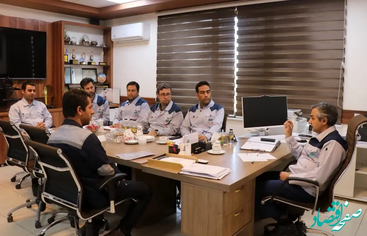 دیدار دوره ای معاونت توسعه سرمایه های انسانی و مسؤولیت اجتماعی فولاد سنگان با کارکنان
