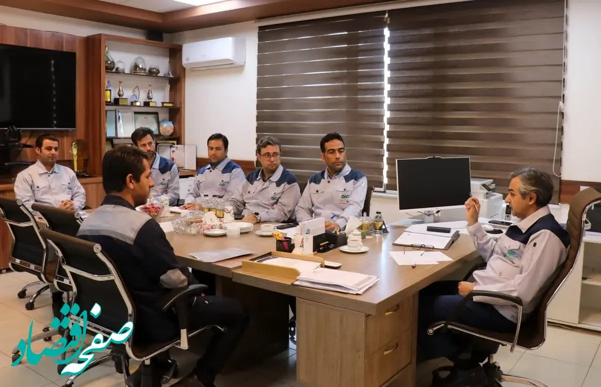 دیدار دوره ای معاونت توسعه سرمایه های انسانی و مسؤولیت اجتماعی فولاد سنگان با کارکنان
