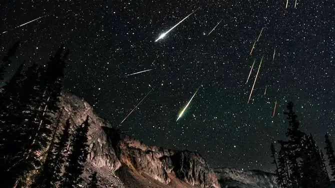 تقویم نجومی امروز یکشنبه ۱۲ مرداد ۱۴۰۴ | تقویم همسران یکشنبه ۱۲ مرداد ۱۴۰۴