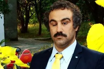 جوایز عجیب و ناعادلانه برای قهرمانان؛ از زمین‌های بی‌ارزش تا شکلات‌خوری‌های کوچک | ورزشکارانی که نقی معمولی هستند